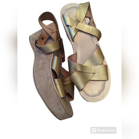 Original Kork Ease 3 inch gold platform sandals - Picture 1 of 7